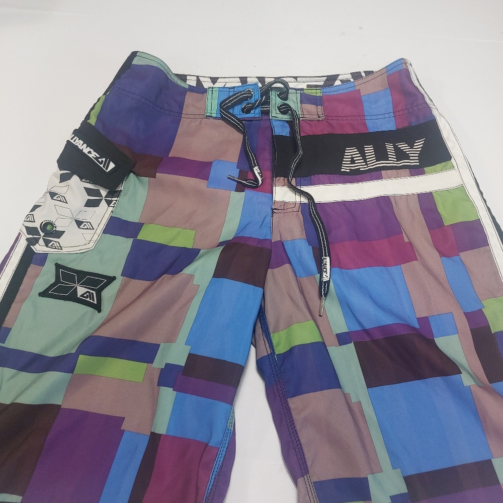 Multicolor Geometric Men's Swim Shorts Size 32 - Picture 9 of 10